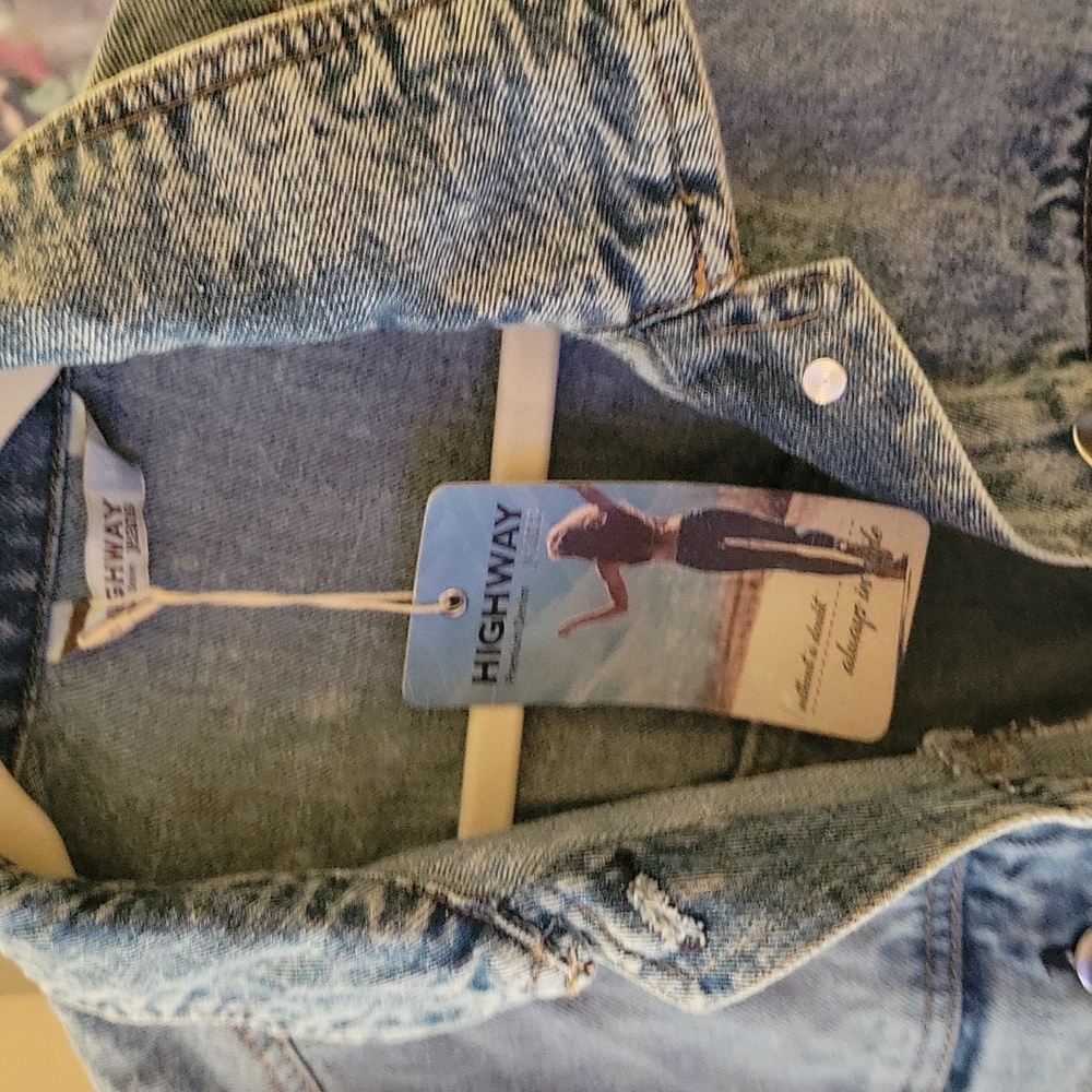 Highway Jeans Premium Denim Jackets Size Medium, Color Light Blue Acid-Wash